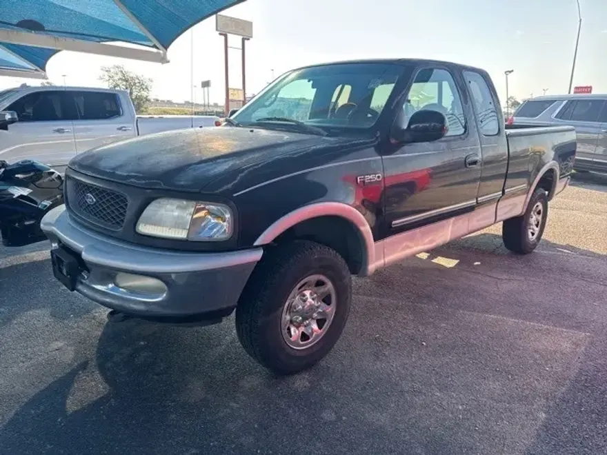 1997 Ford F-250 XLT photo 1