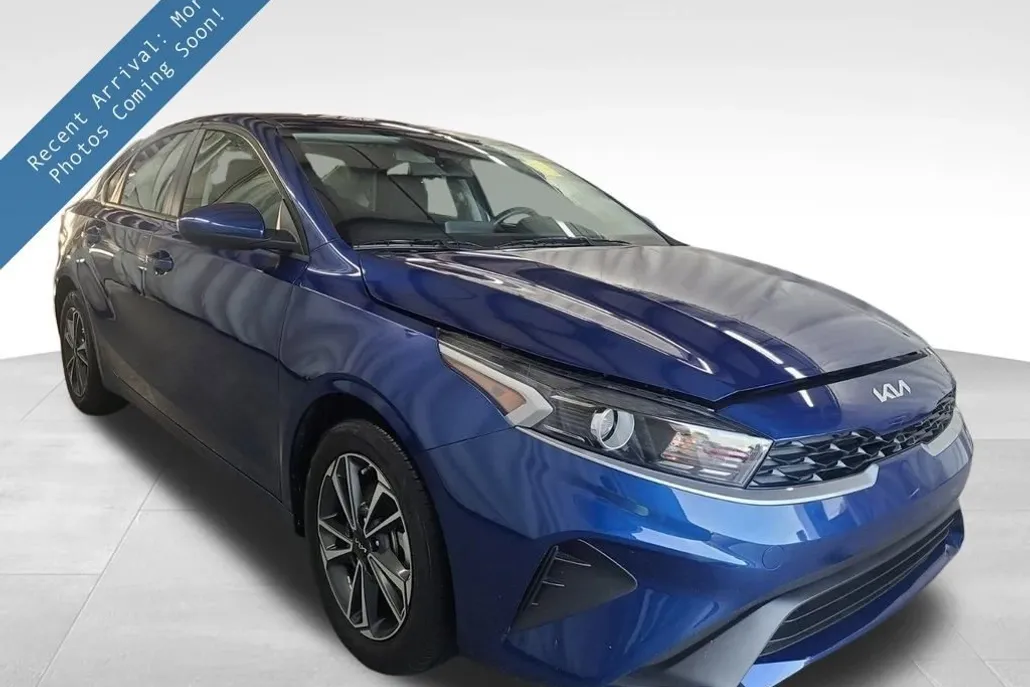 2024 Kia Forte LXS photo 1