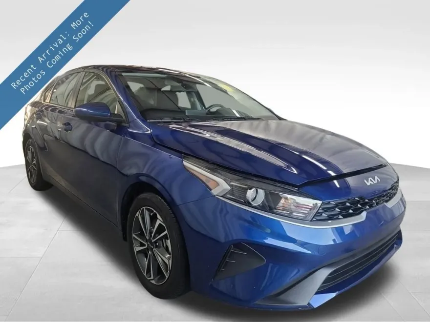 2024 Kia Forte LXS photo 1