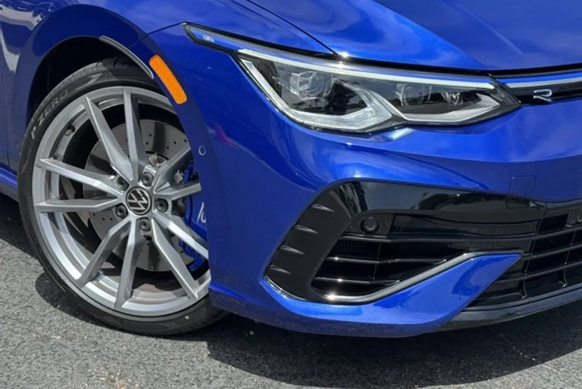 2024 Volkswagen Golf R photo 1