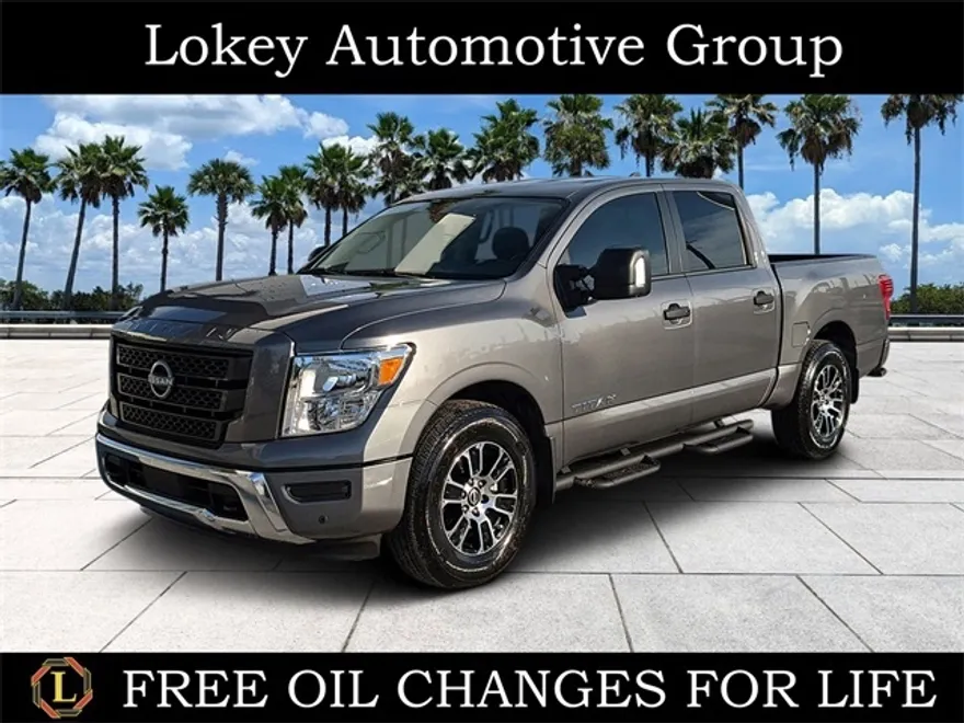 2024 Nissan Titan SV photo 1