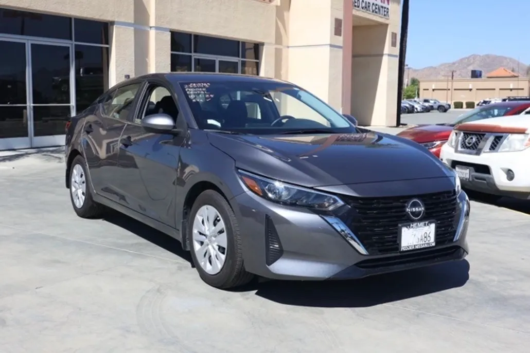 2025 Nissan Sentra S photo 1