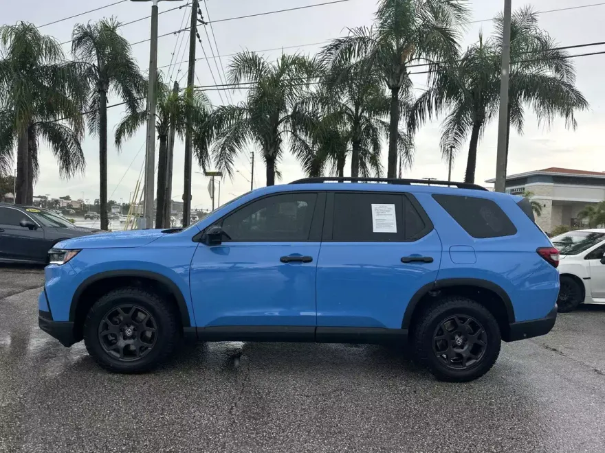 2025 Honda Pilot TrailSport photo 1