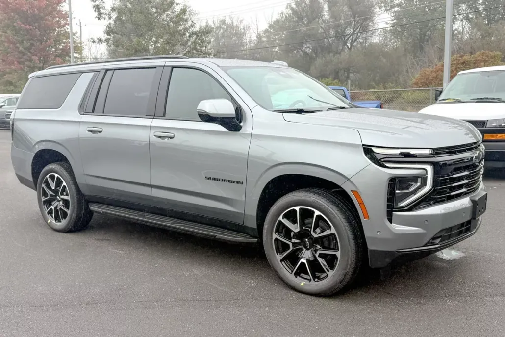 2026 Chevrolet Suburban RST photo 1