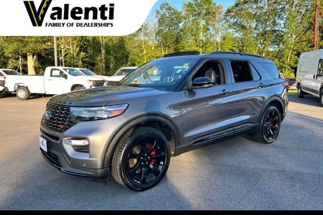 2022 Ford Explorer ST photo 1