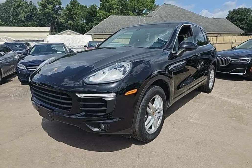 2017 Porsche Cayenne Platinum Edition photo 1