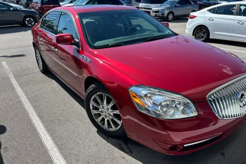2010 Buick Lucerne CXL photo 1