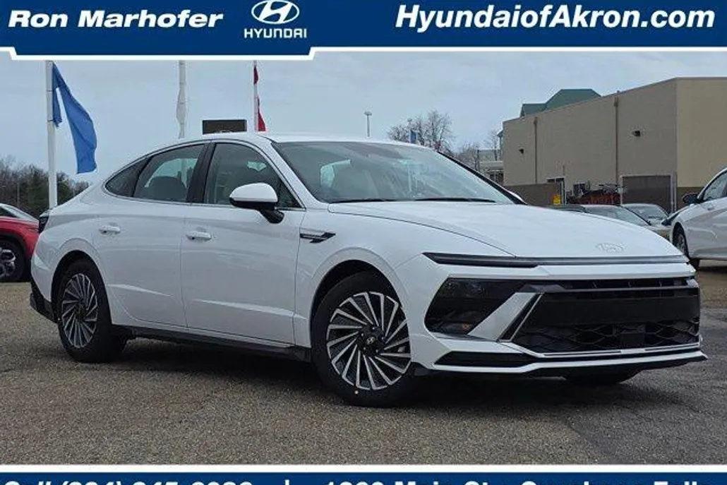 2025 Hyundai Sonata Hybrid SEL photo 1