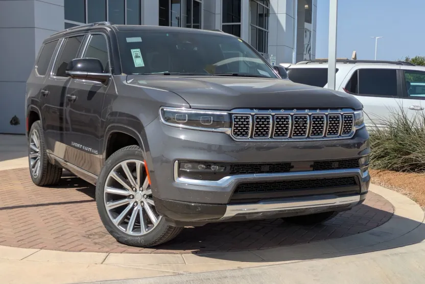 2024 Jeep Grand Wagoneer Base photo 1
