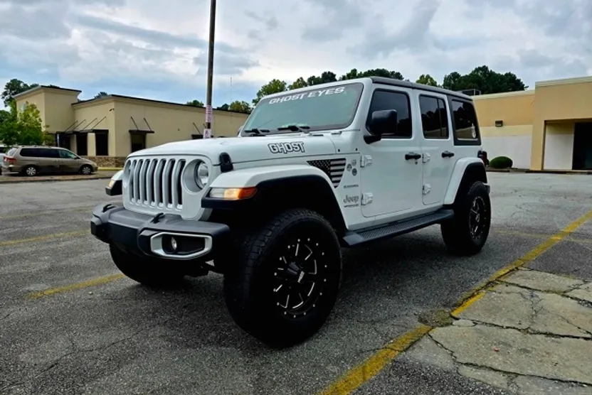 2020 Jeep Wrangler Unlimited Sahara photo 1