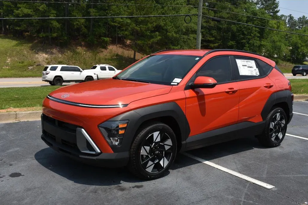 2025 Hyundai Kona SEL photo 1