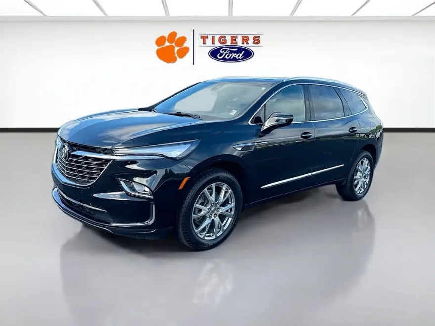 2023 Buick Enclave Essence photo 1