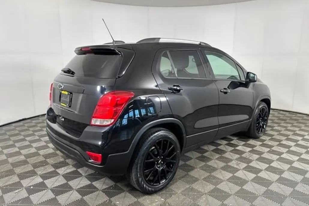 2021 Chevrolet Trax LT photo 1
