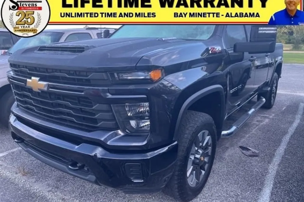 2024 Chevrolet Silverado 2500HD Custom photo 1