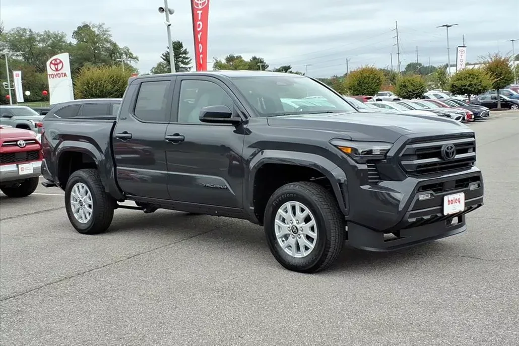 2025 Toyota Tacoma SR5 4x4 Double Cab photo 1