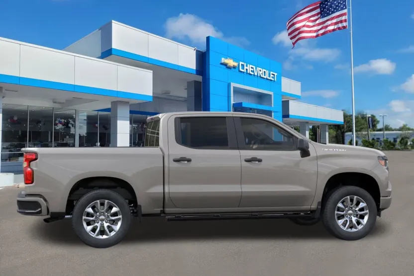 2026 Chevrolet Silverado 1500 Custom photo 1