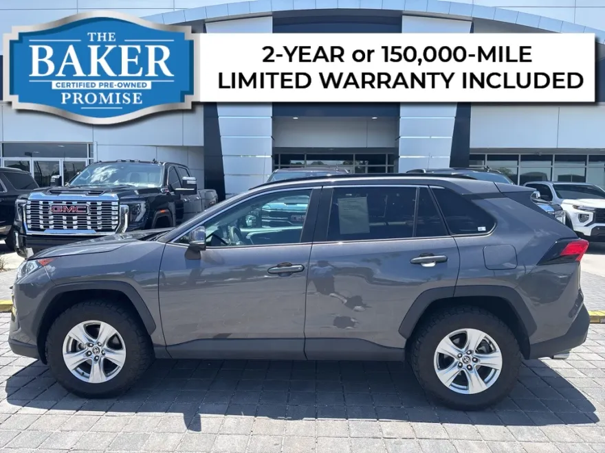 2021 Toyota RAV4 XLE photo 1