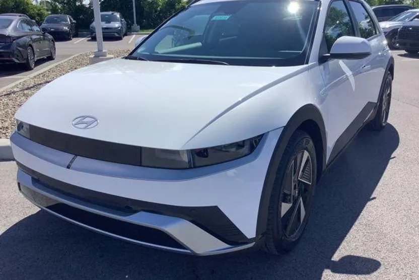 2025 Hyundai Ioniq 5 SEL photo 1