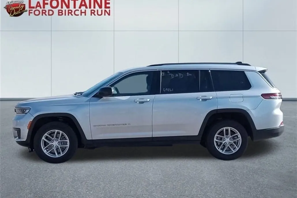 2023 Jeep Grand Cherokee Laredo photo 1