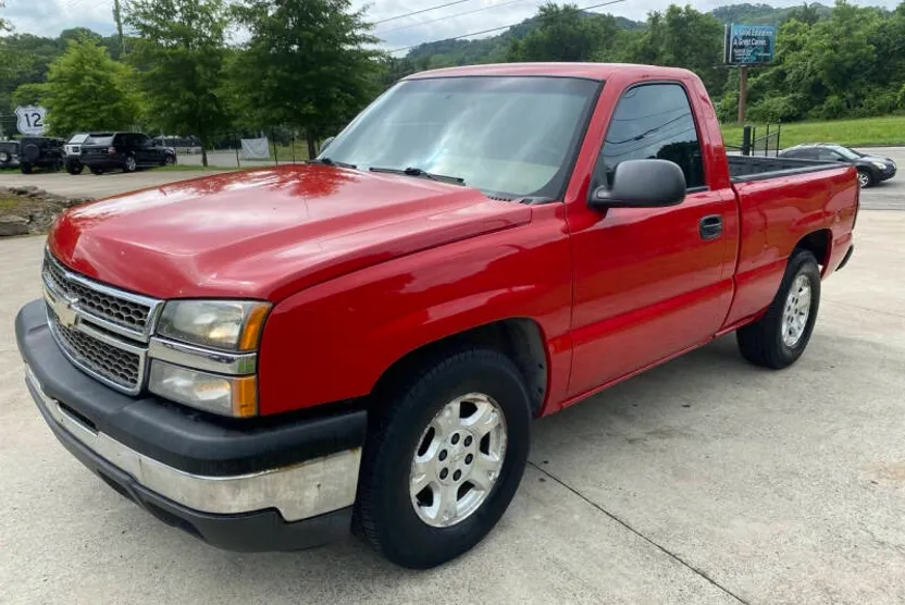 2007 Chevrolet Silverado LS photo 1