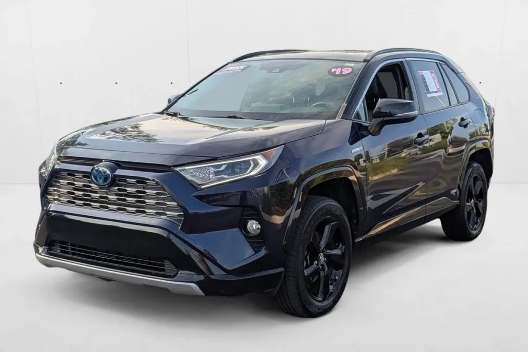 2019 Toyota RAV4 Hybrid XSE photo 1