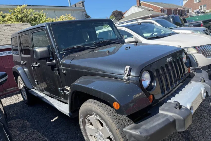 2012 Jeep Wrangler Unlimited Sahara photo 1