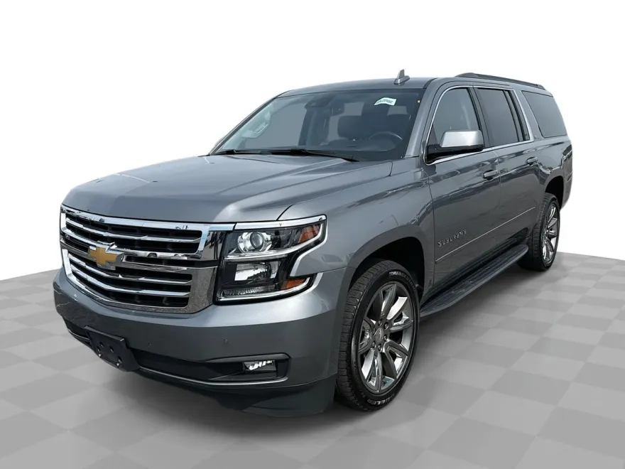 2020 Chevrolet Suburban LT photo 1