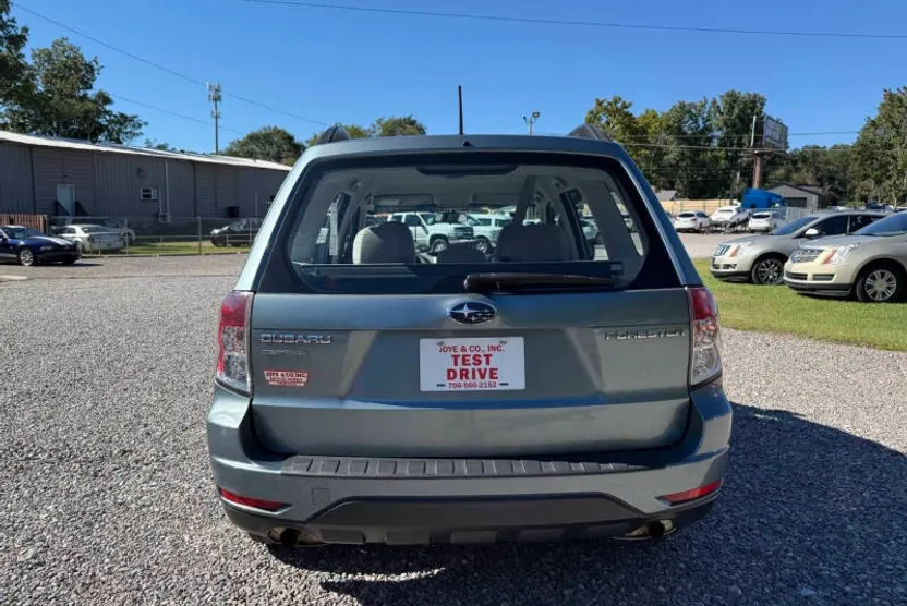 2010 Subaru Forester 2.5X photo 1