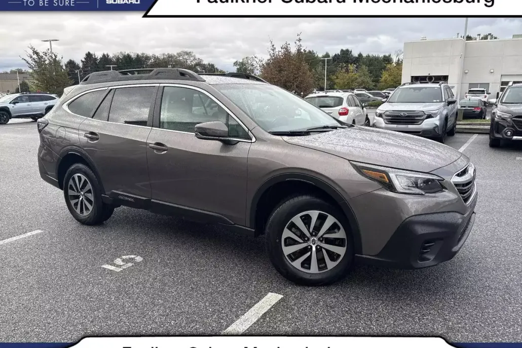 2021 Subaru Outback Premium photo 1