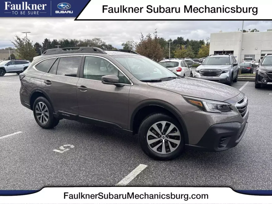 2021 Subaru Outback Premium photo 1
