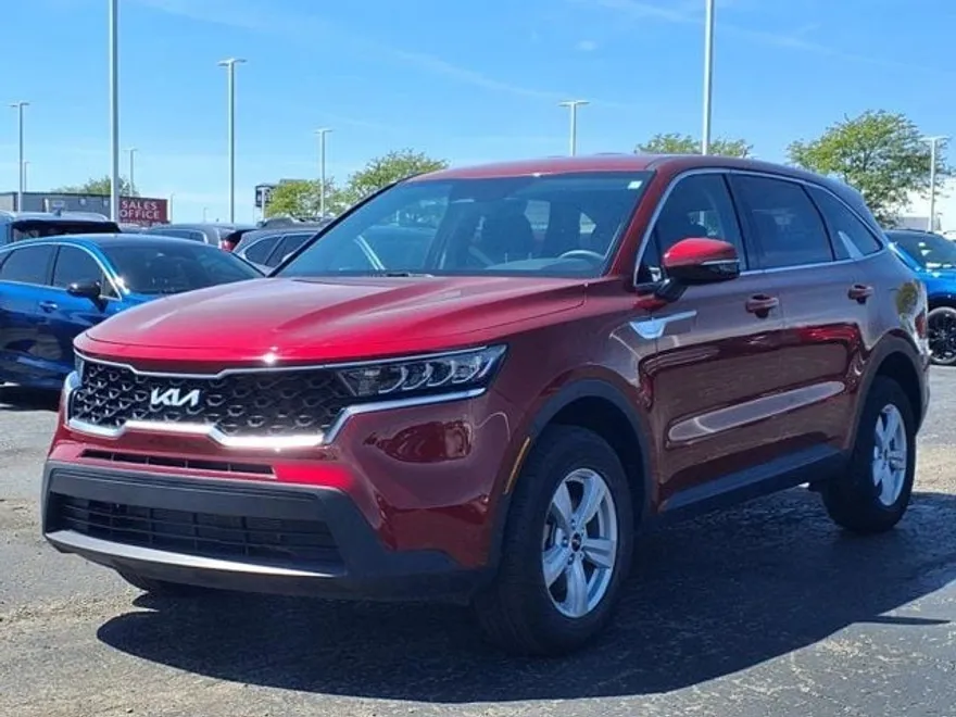 2023 Kia Sorento LX photo 1