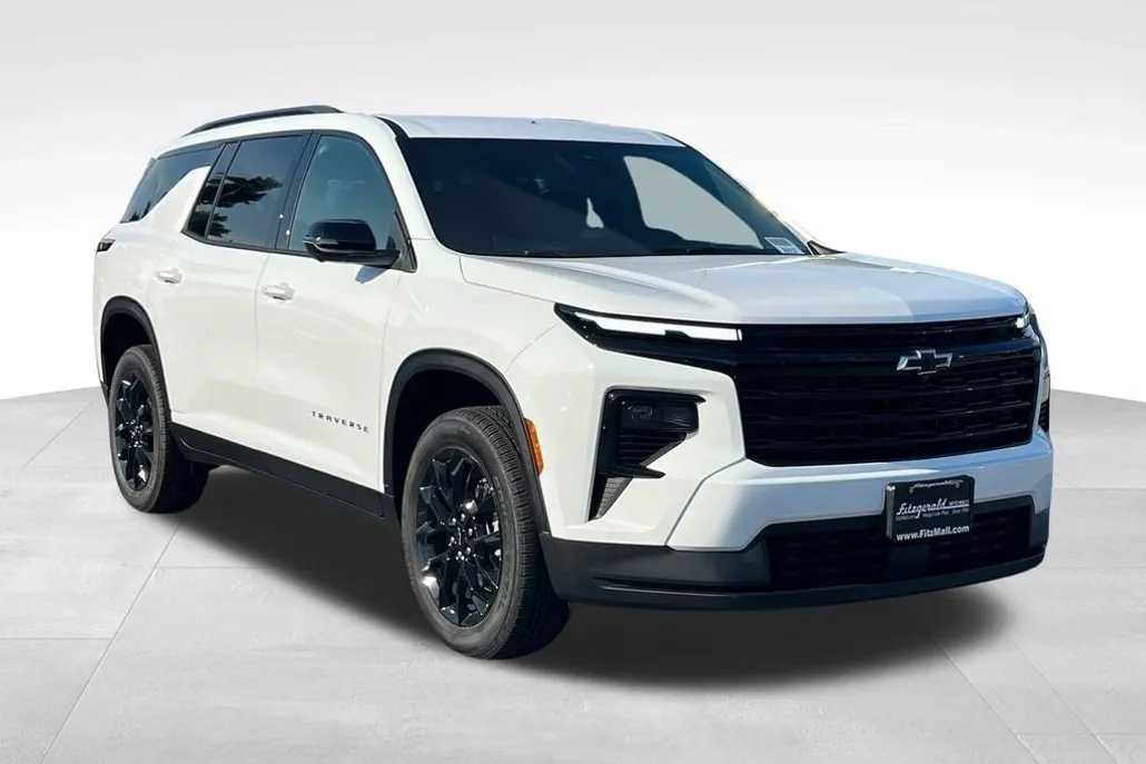 2026 Chevrolet Traverse photo 1