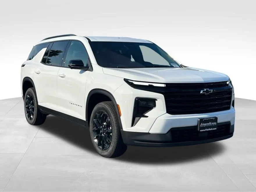 2026 Chevrolet Traverse photo 1