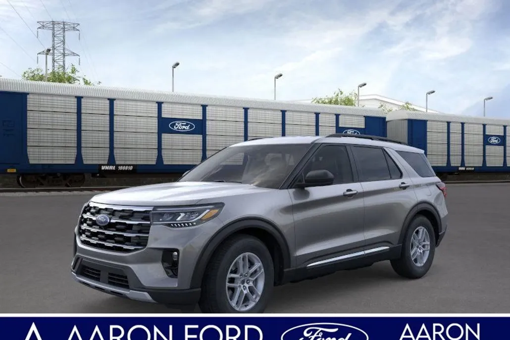 2025 Ford Explorer photo 1