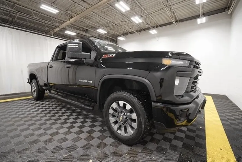 2024 Chevrolet Silverado 2500HD Custom photo 1