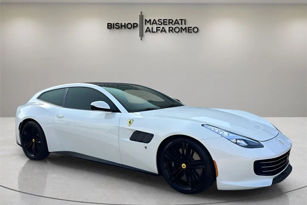 2017 Ferrari GTC4Lusso photo 1