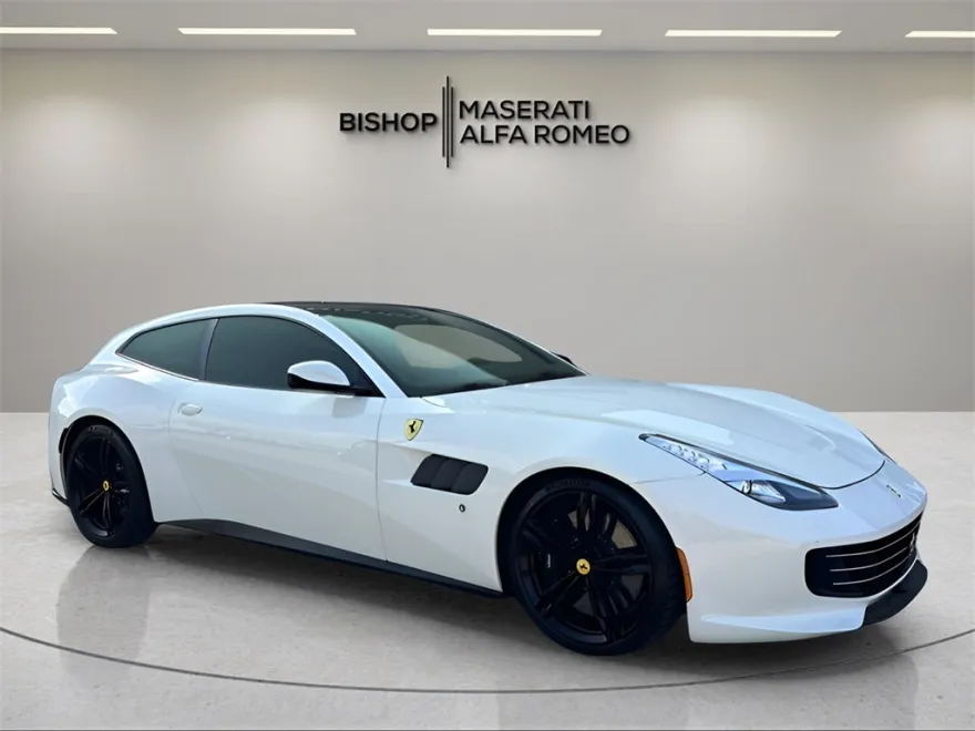2017 Ferrari GTC4Lusso photo 1