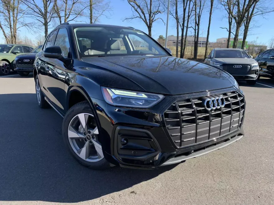 2025 Audi Q5 Premium 40 TFSI photo 1