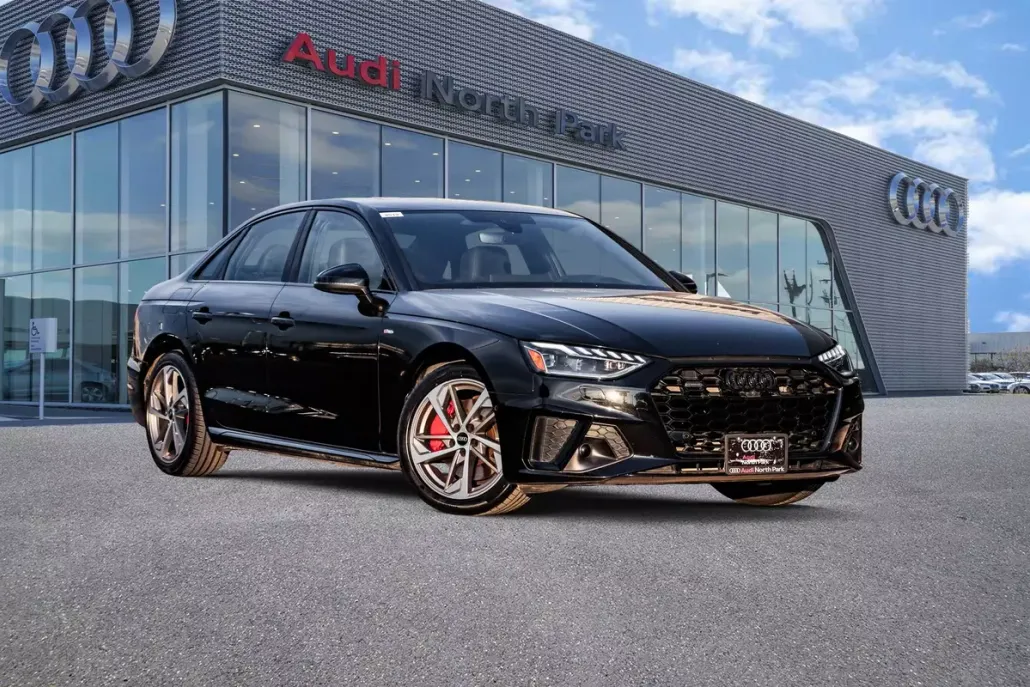 2023 Audi A4 S line Quattro Prestige photo 1