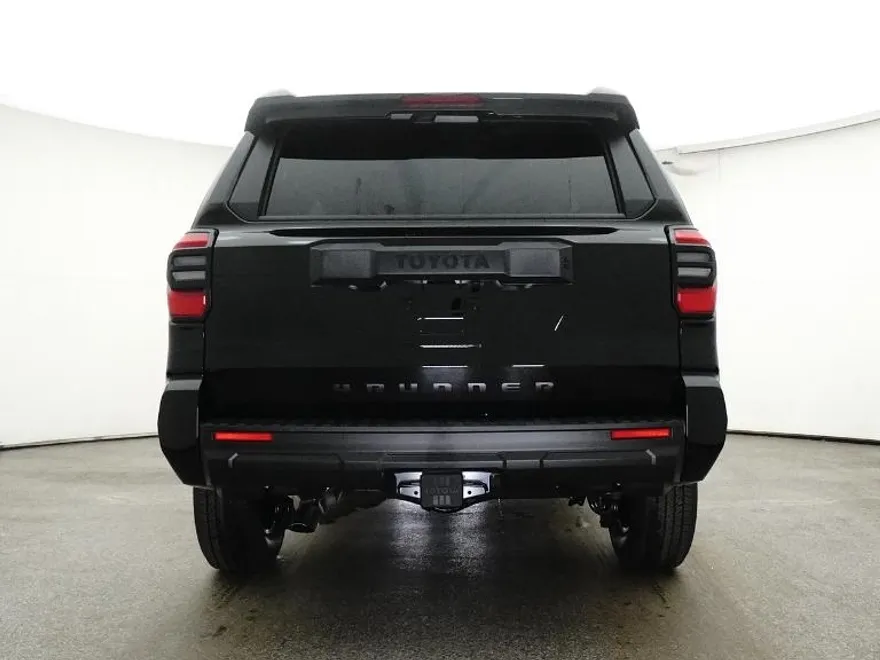 2025 Toyota 4Runner 4WD SR5 photo 1