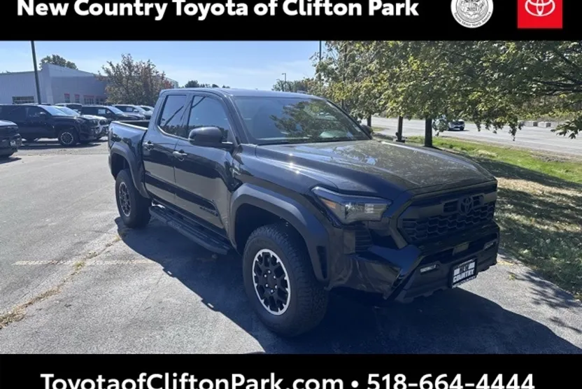 2025 Toyota Tacoma TRD Off-Road 4x4 Double Cab photo 1