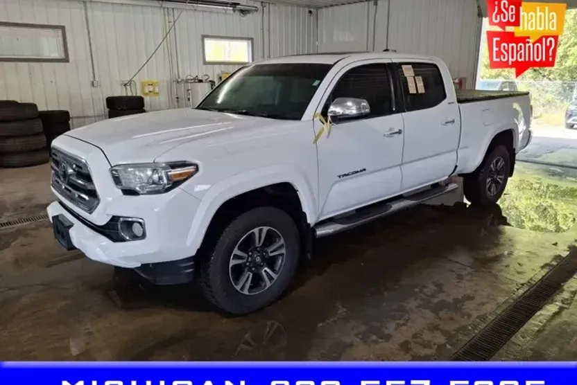 2016 Toyota Tacoma Limited photo 1