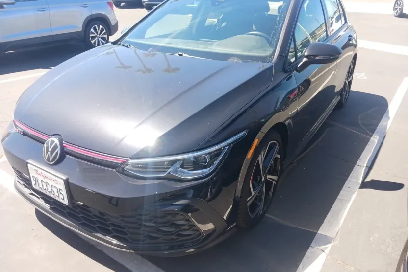2024 Volkswagen Golf GTI SE photo 1