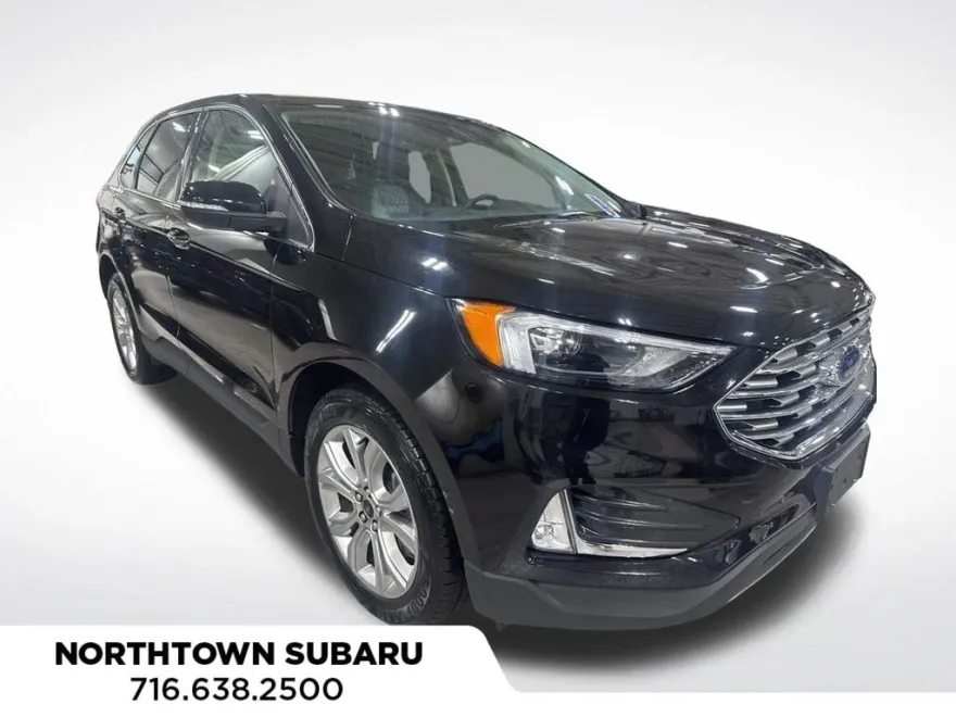 2023 Ford Edge Titanium photo 1