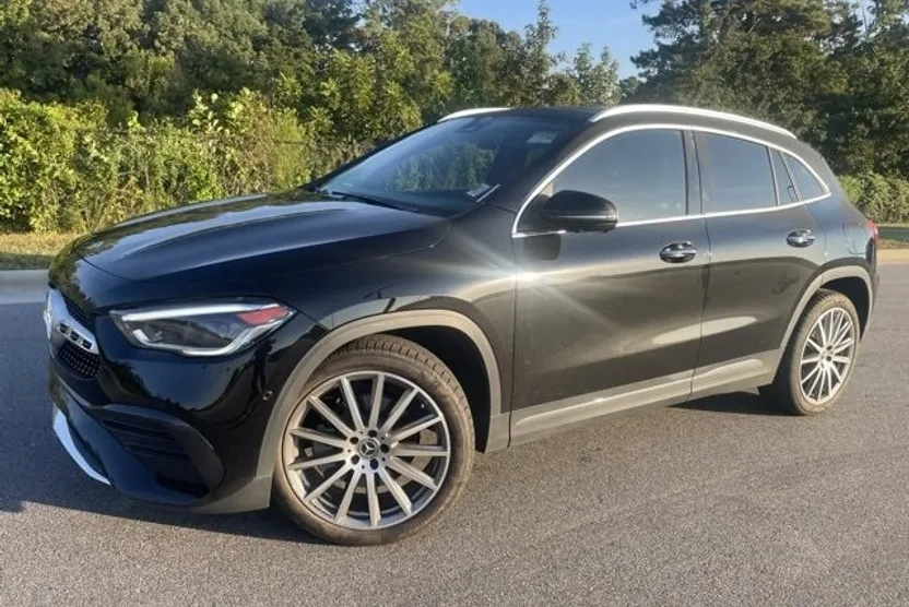 2022 Mercedes Benz GLA 250 photo 1