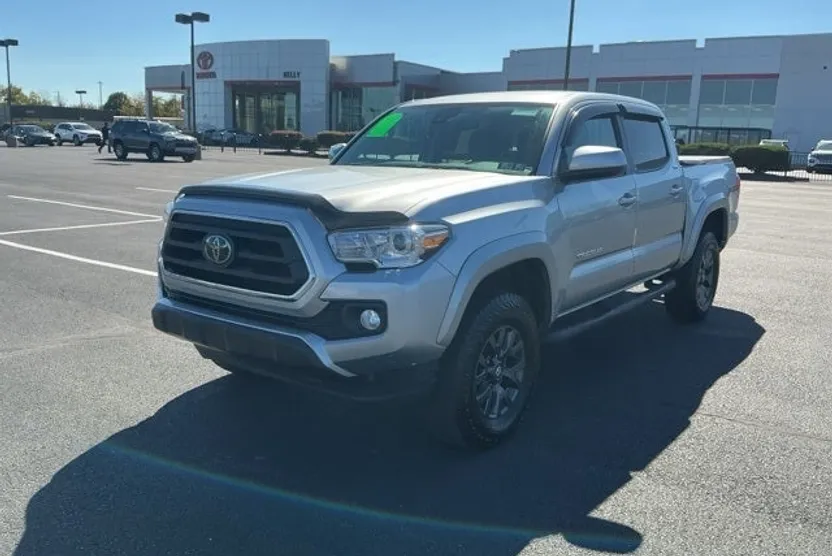 2023 Toyota Tacoma SR5 V6 photo 1