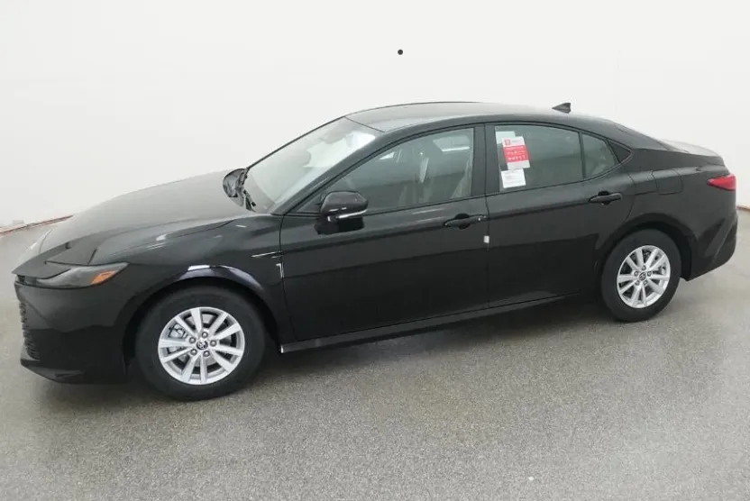 2026 Toyota Camry LE photo 1