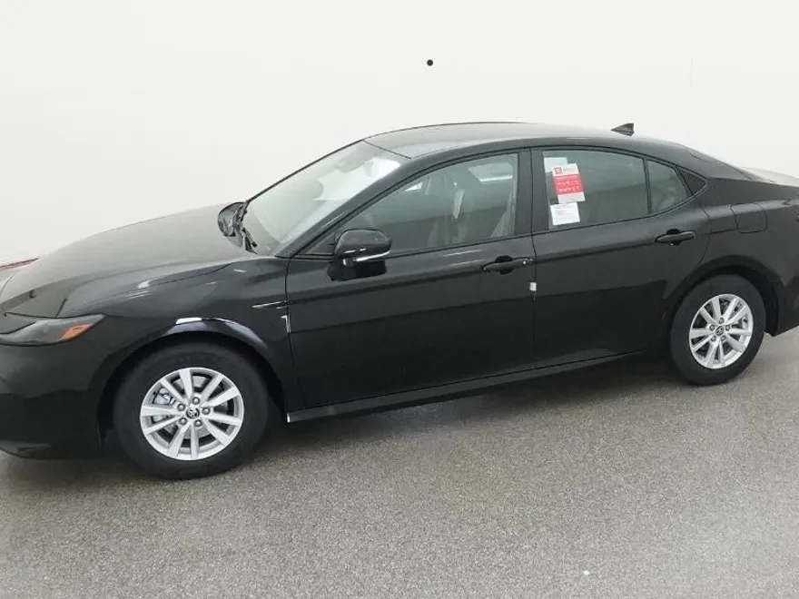 2026 Toyota Camry LE photo 1