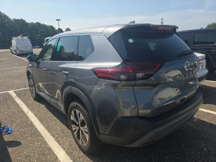 2021 Nissan Rogue SV photo 1