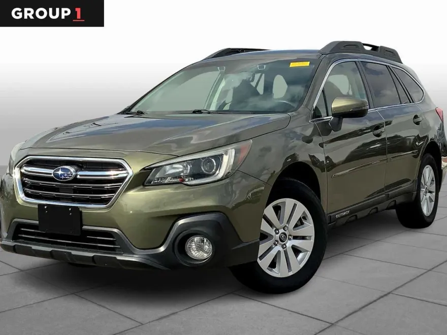2019 Subaru Outback Premium photo 1